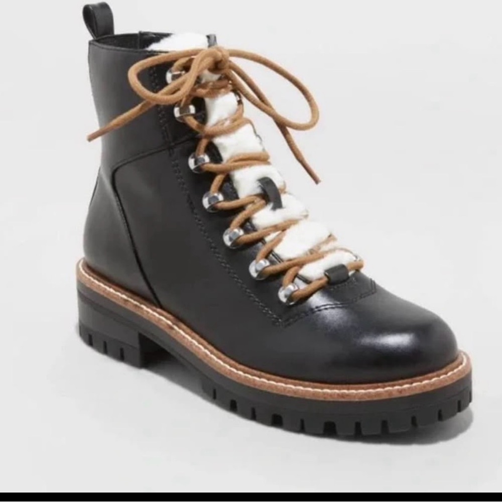 Snow boots